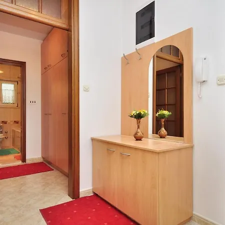 Seget Donji 10023c Apartament