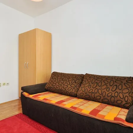 Seget Donji 10023c Apartment